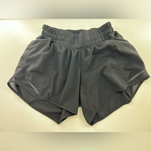 Lululemon Hotty Hot Low Rise Lined Short 4” Black size 2